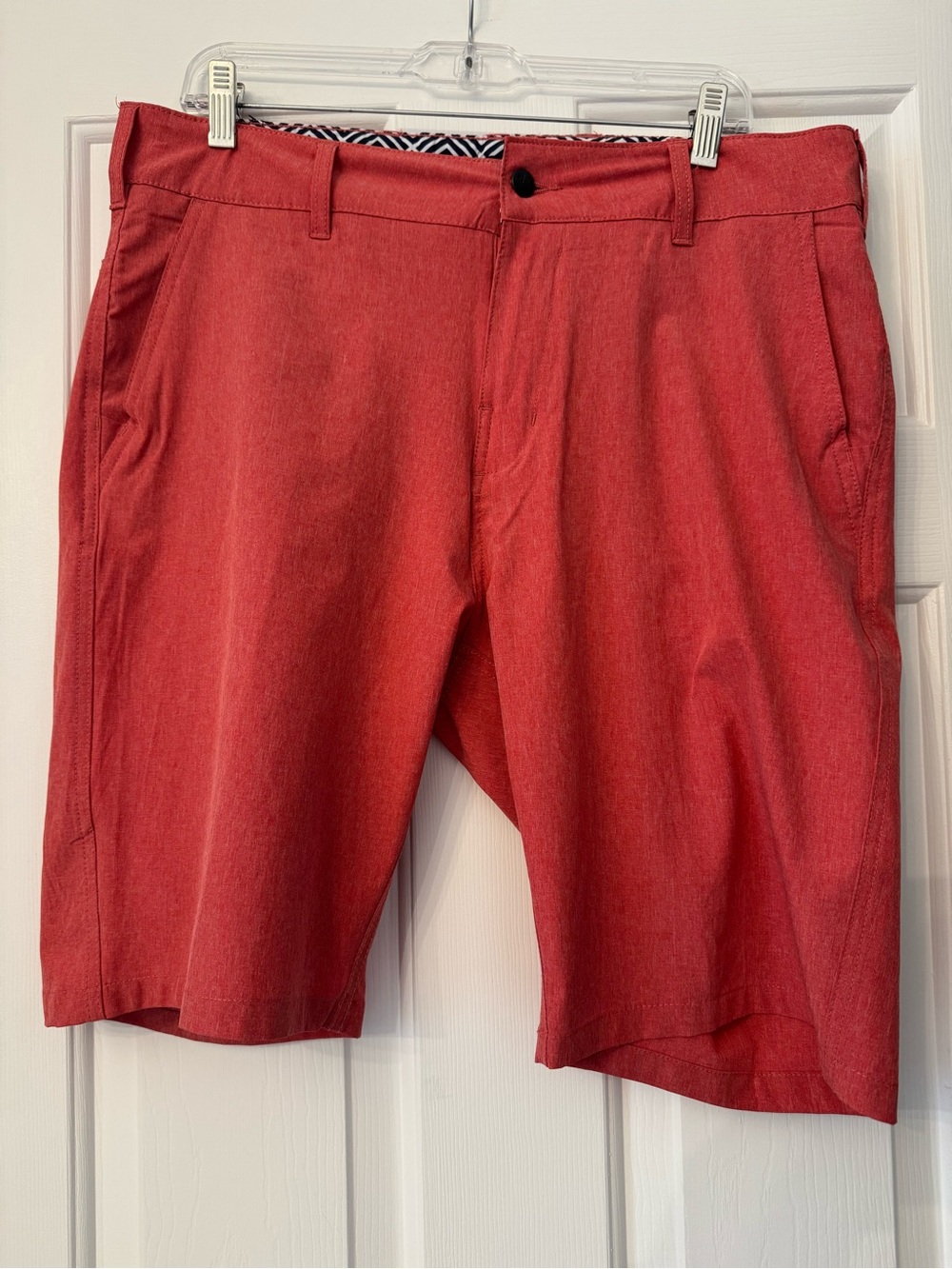 Trunks Surf & Swim Co. Hybrid Multi-Functional Shorts Size 33 Coral Geometric